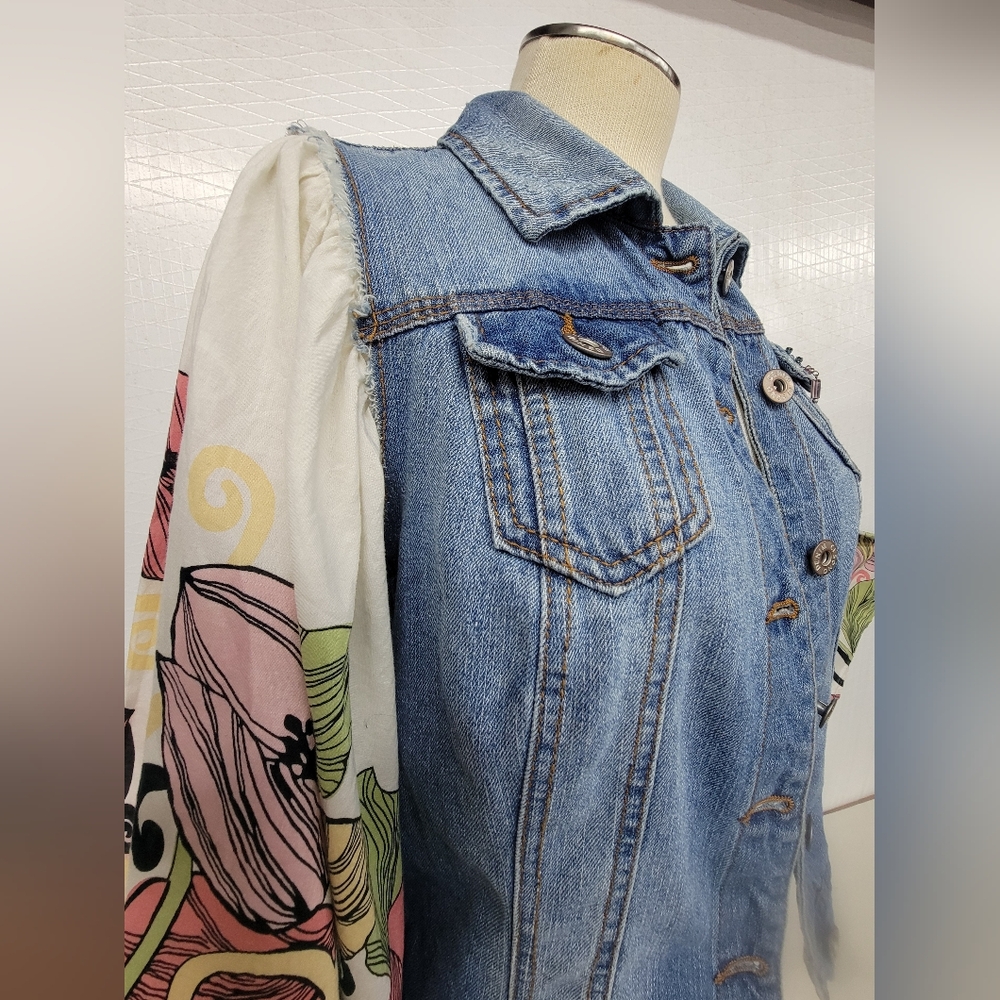 **SOLD*******Bohemian Vibe Denim Jacket With Floral Bell Sleeves Upcycled Retro - Picture 6 of 11